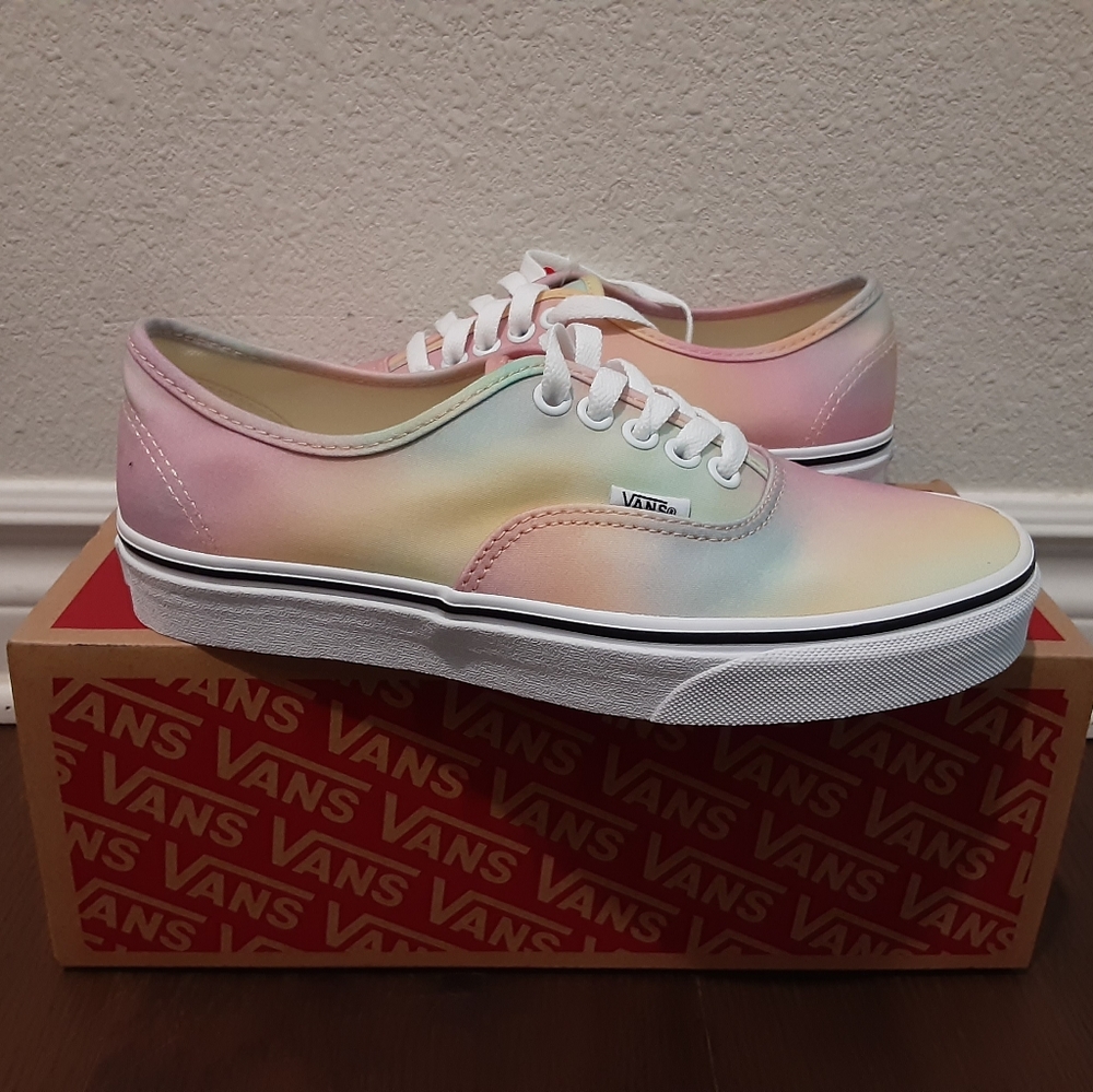 Vans - Picture 1 of 4